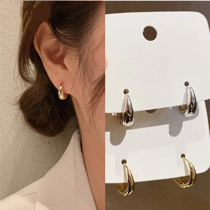 

Trendy Retro Gold Brass Chunky Earrings Simple Style Small Circle Hoops Earrings for Women, Picture shows