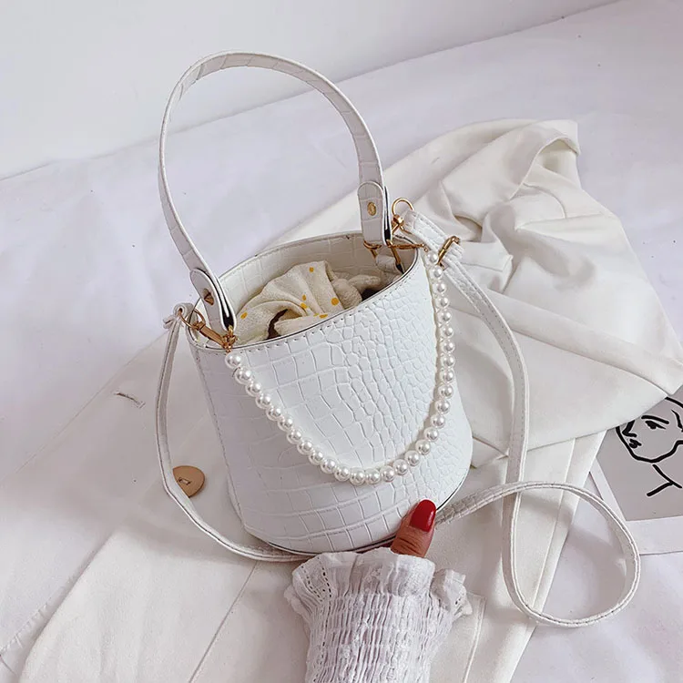 

Small Bag Handbags 2020 New Trendy Summer Wild One Shoulder Messenger Bag Fashion Pearl Portable Bucket Bag, 4 colors