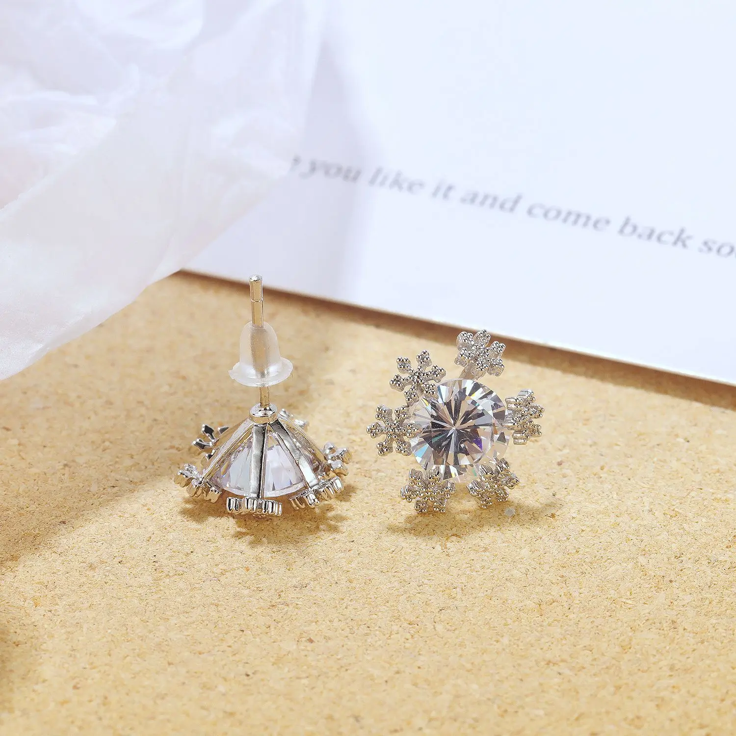 

Elegant Jewelry Cubic Zirconia Snowflake Stud Earring Shiny Diamond Flower Stud Earring For Girls Women Ladies