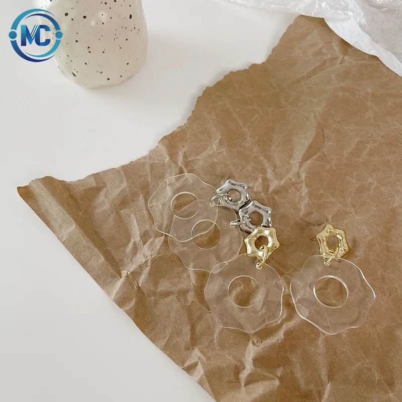 

New Elegant Transparent Acrylic Flower Drop Earring Simple Metal Texture Earrings Women Temperament Jewelry Accessories