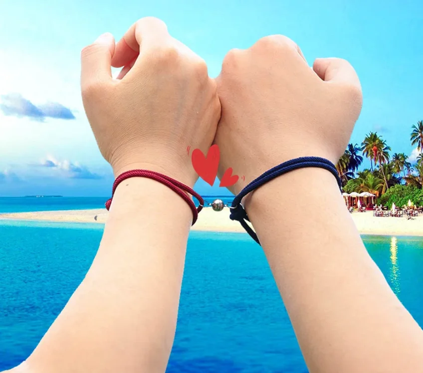 

Alloy Couple Knot Creative Bracelet Magnetic Suction Bracelet for Women