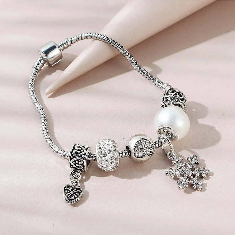 

Statement Hip Hops CZ Cubic Zirconia Snow Flower Drop Charms Bracelet Rhinestone Crystal Heart Charm Bracelet For Women Party