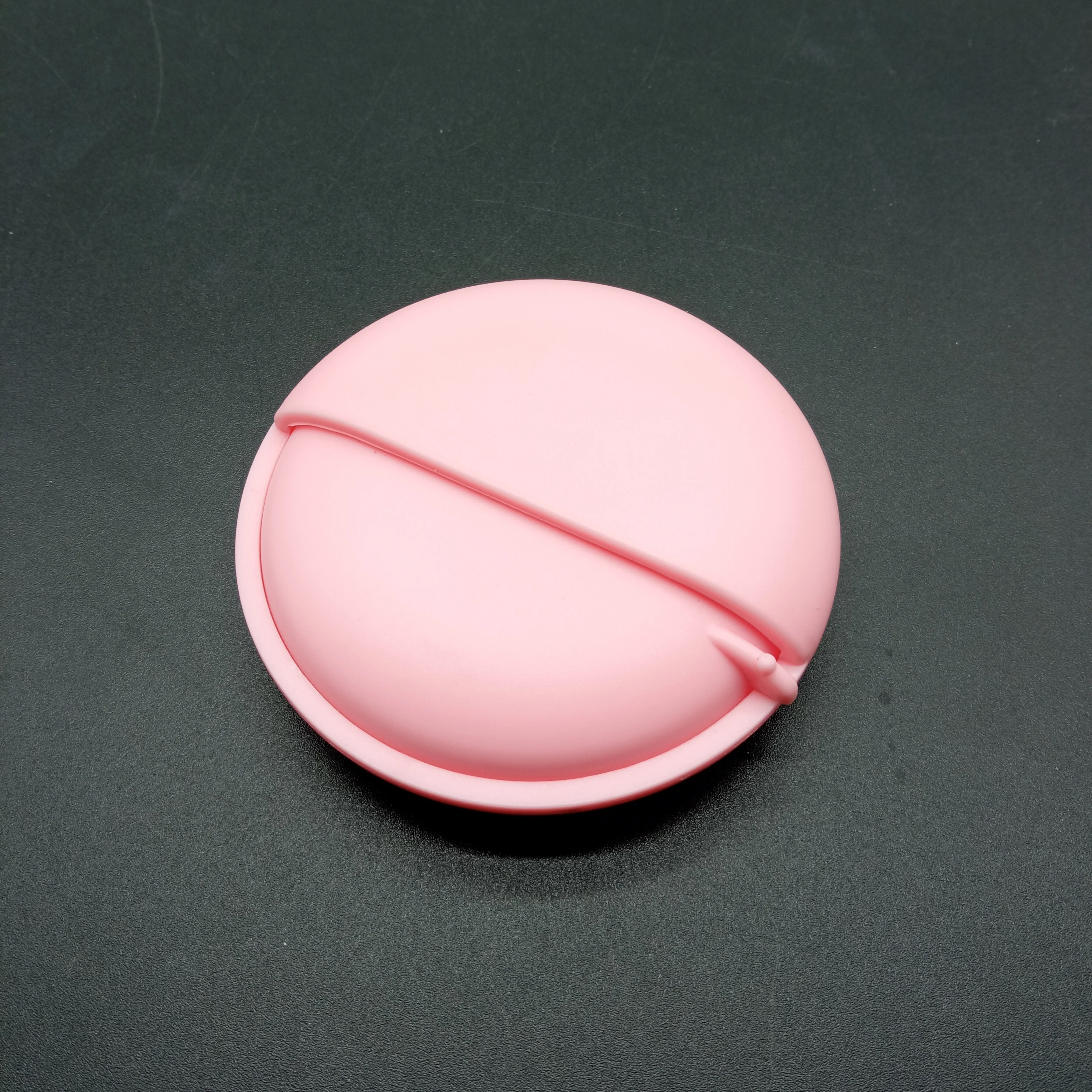 

Practical round pill tissue with latch Drug storage box Pink plastic pill box