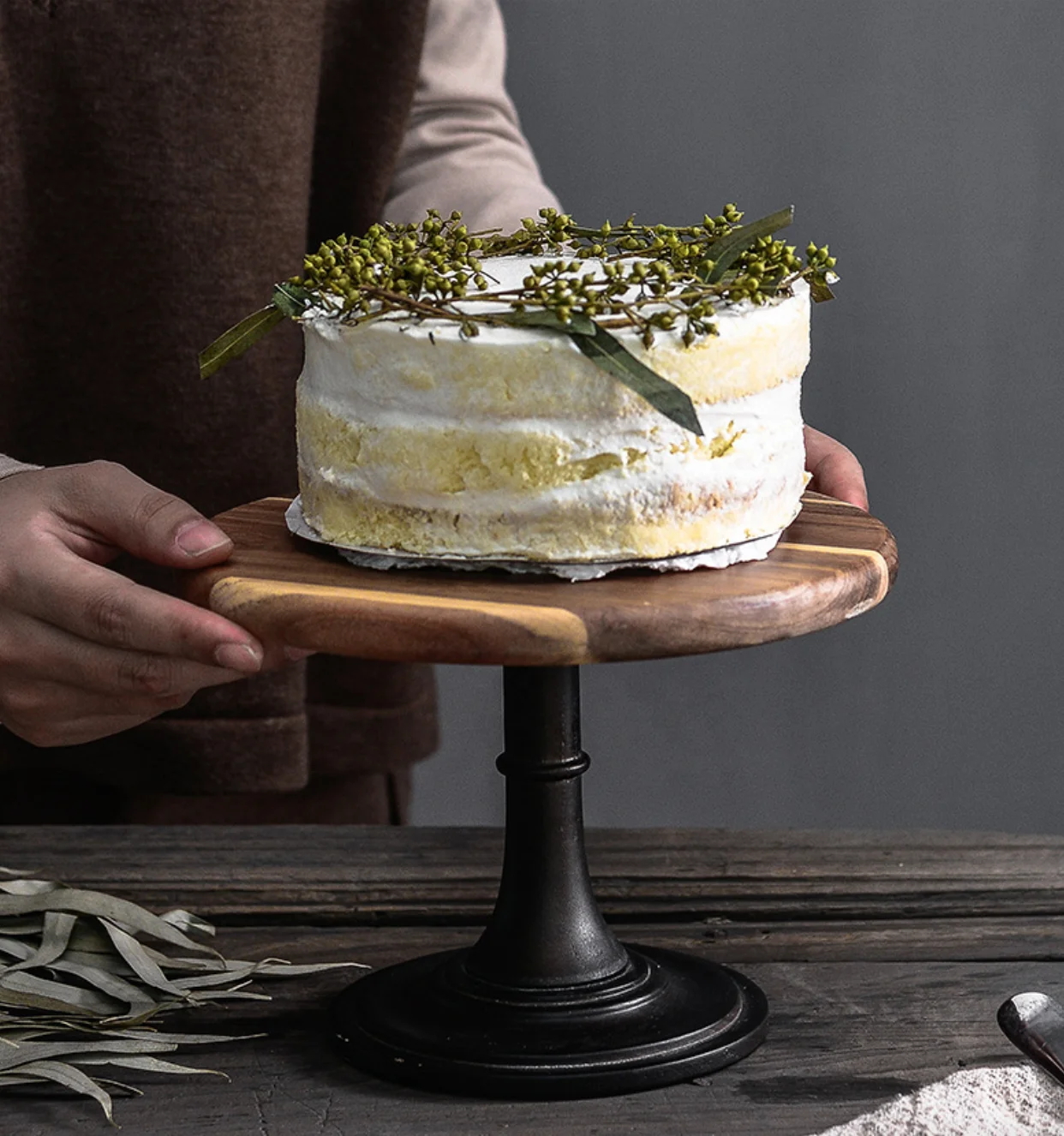 

Factory direct selling wooden cake stand tall solid wood cake plate European wedding party dessert display stand tray cake stand