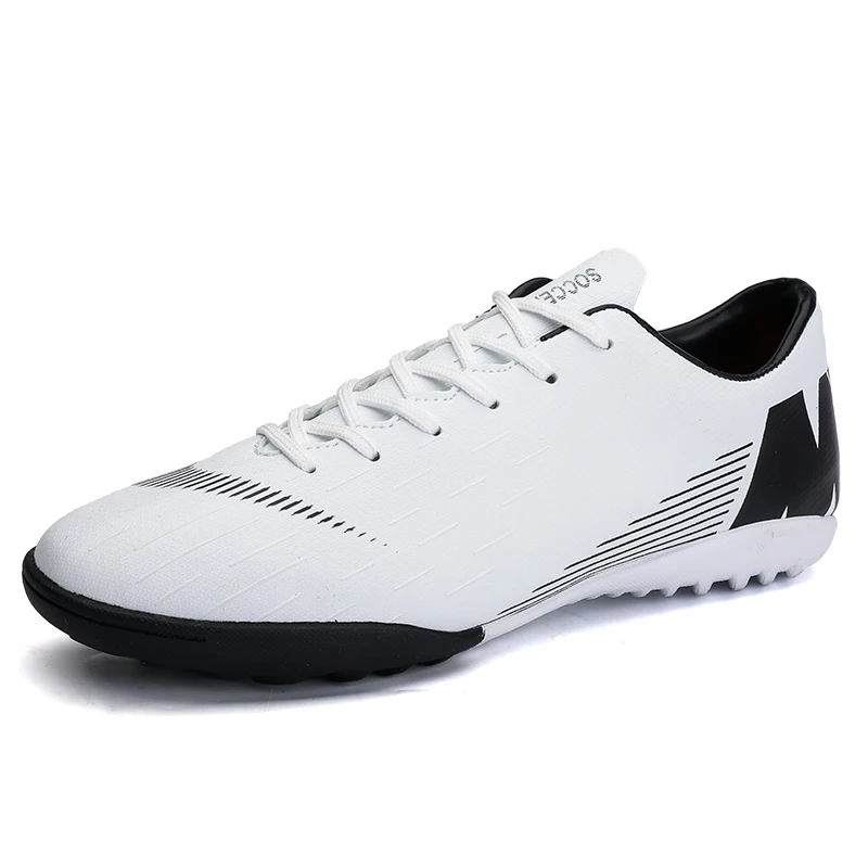 

2019 fashion white football shoes outdoor soccer shoes for men Hot style