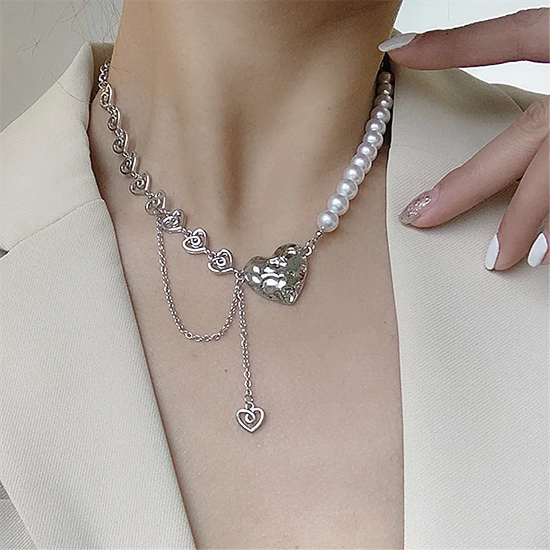 

Aesthetic Heart Pearl Necklace Temperament Choker for Women Girls Gift