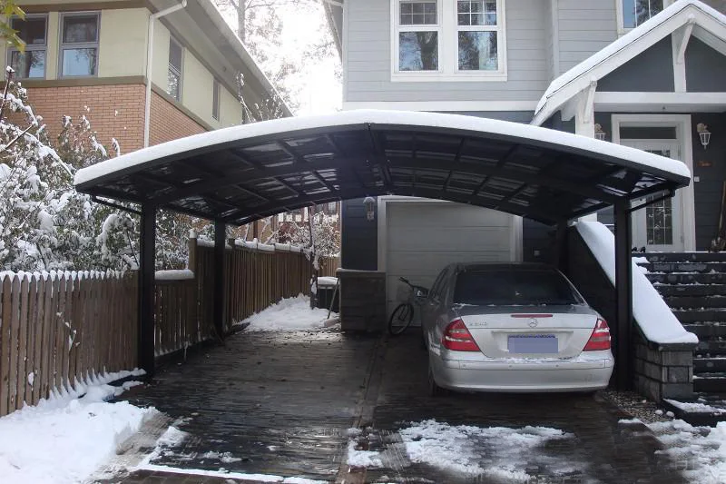Навес для машины в частном доме фото с металлической крышей