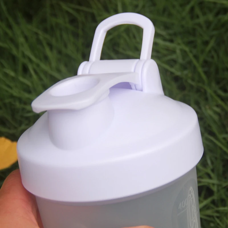 Wholesale 600ml 20oz Custom Logo Colorful GYM Plastic BPA Free Protein Bottle Shaker With Mixer Ball