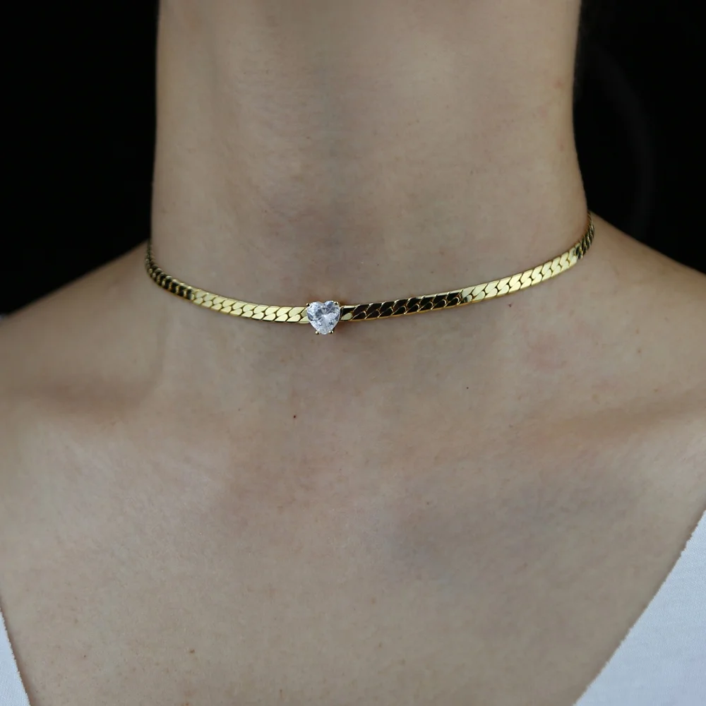 

Thick 4mm flat snake chain choker necklace with 8mm white heart cz paved choker necklace with gold color plated wedding jewelry, As pic