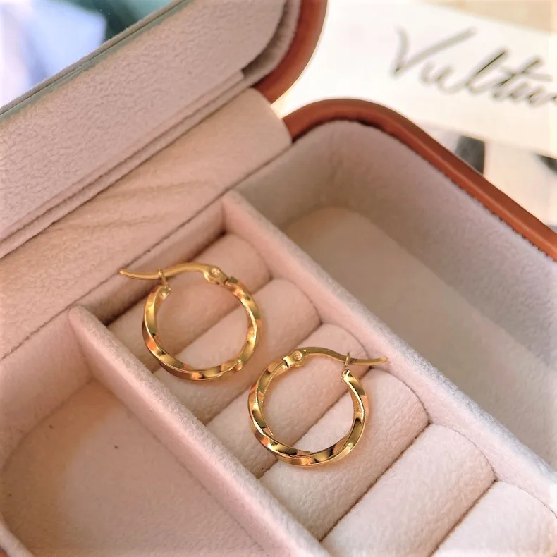 

Fashion Minimalist 18k Gold Plated Hypoallergenic Stainless Steel Twisted Hoop Earrings