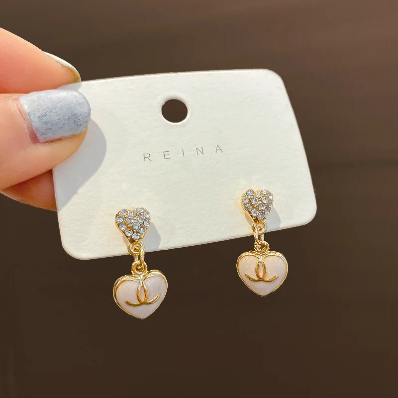 

2021 fashion trendy pearl c design hearts pendant earrings
