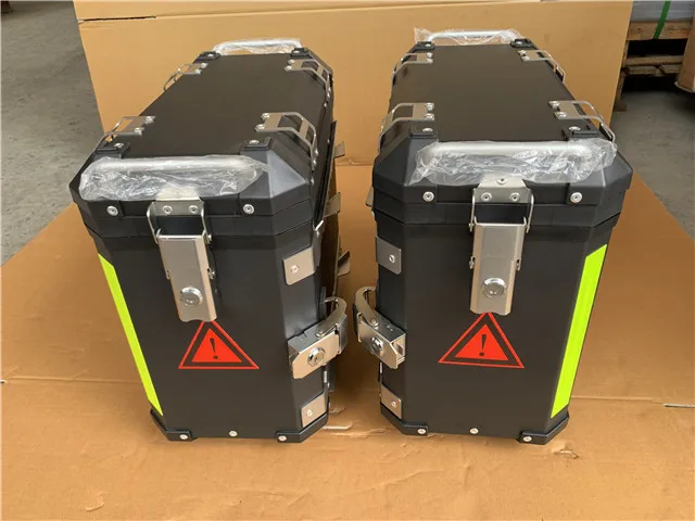 
Moto side box 
