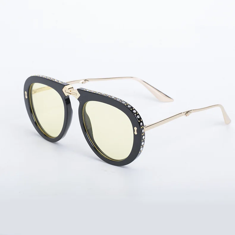 

Hot Selling Women Fold Trendy Accessories For Women Sunglasses 2021, Custom color