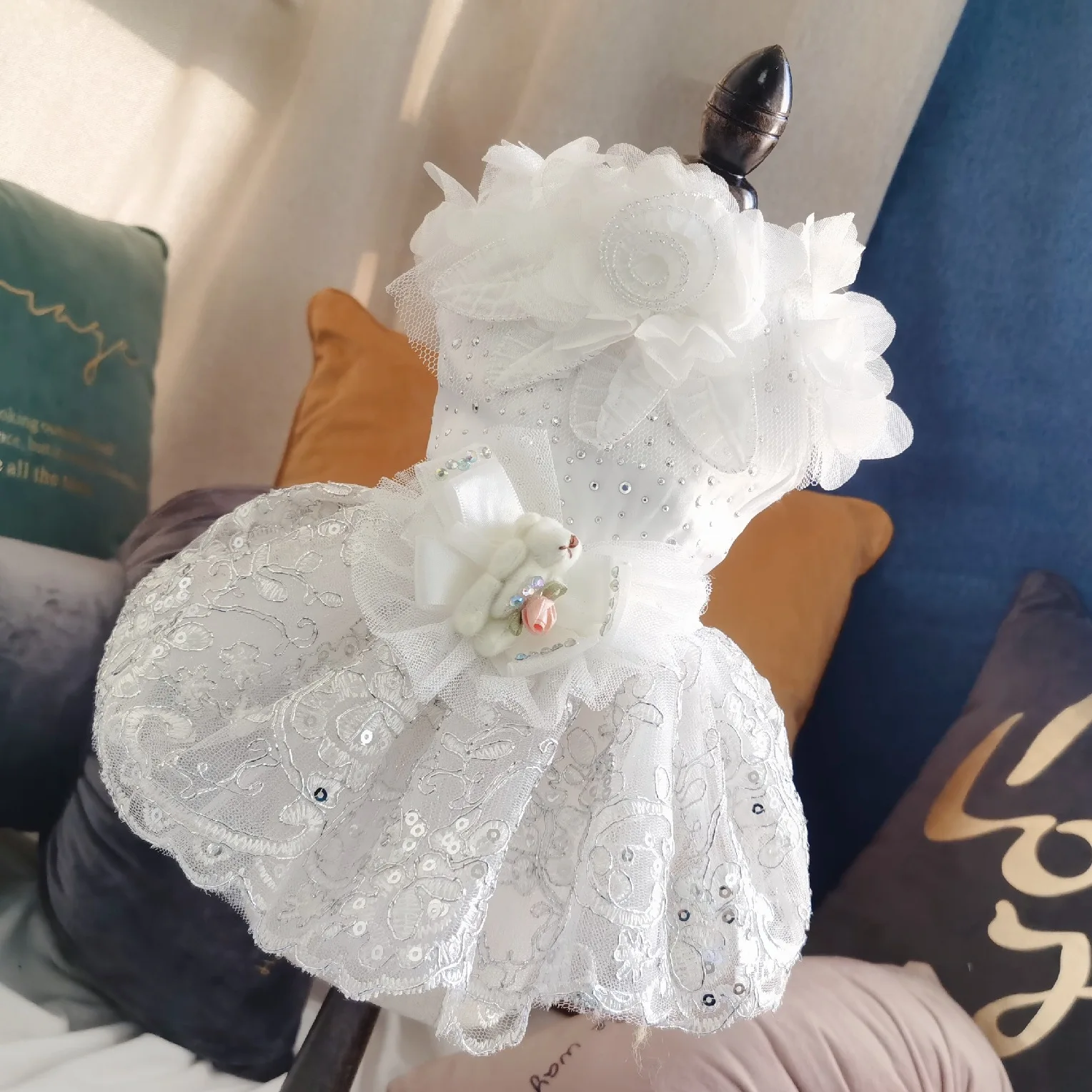 

Wholesale Dog Apparel New Mesh Princess Pet Dresses White Color Pet Wedding Dress