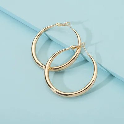 

Simple Trendy 18K Gold Plated 5.5cm Clip On Earrings Glossy Smooth Round Circle Earrings For Women Girls