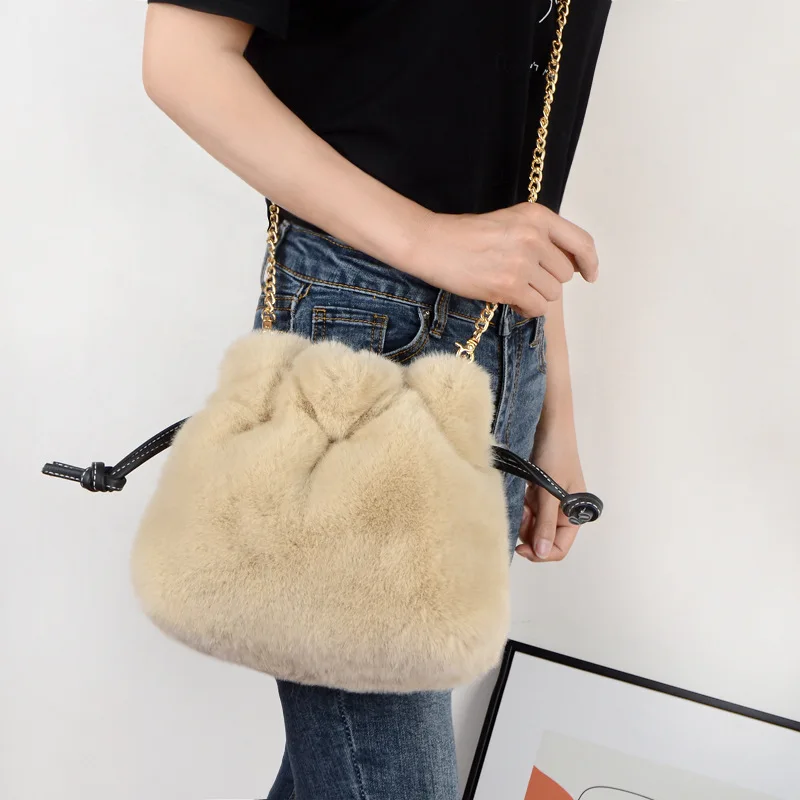 

Detachable Chain Sling Crossbody Winter Bag Faux Fur Bean Bag Bolso De Hombro Fur Chain Bags