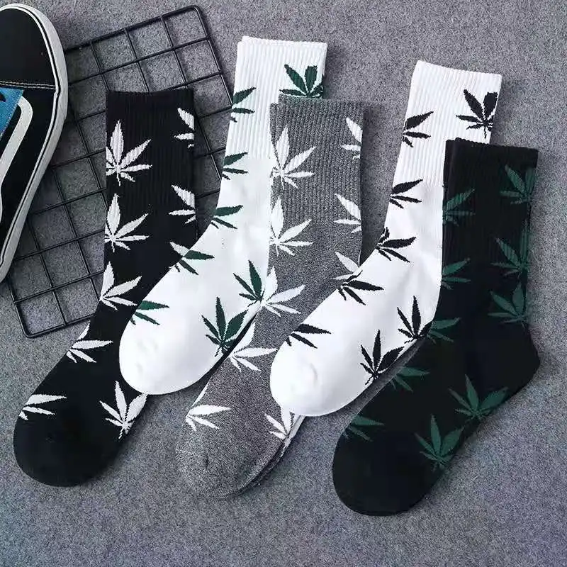 

Hot sale street men Hip Hop cotton skateboard fun jacquard maple leaf weed print socks, Custom color