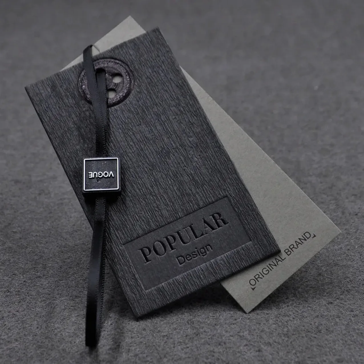 Custom 3D Embossed Hang Tags Brand Logo Eco-friendly Black Paper Garment Shirt Shoes Bags Swing Hang Tag for Clothing