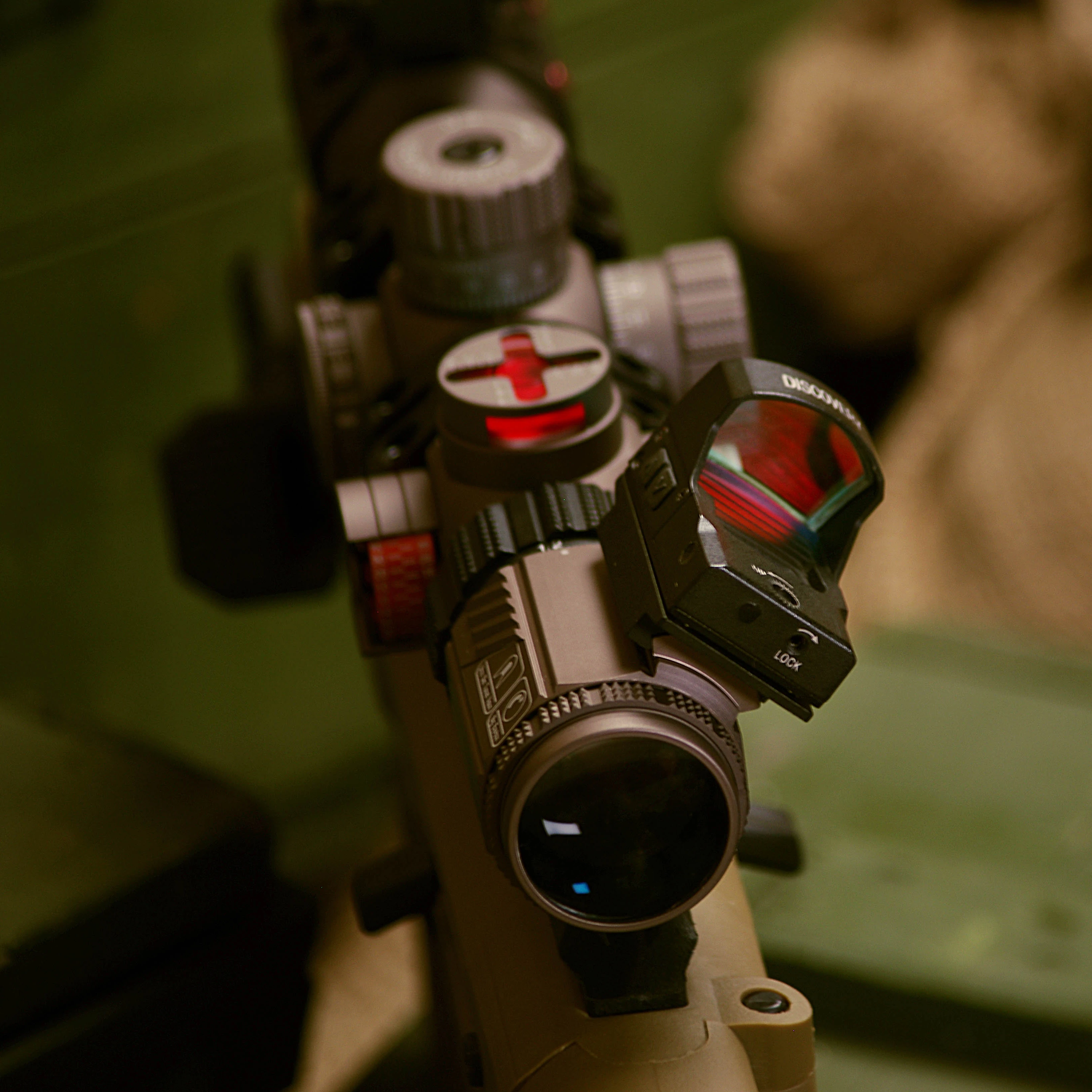 

2021 Discovery Hunting Riflescope Scope for Rifles Sniper Rifle Scope Tactical Scope WG 1.2-6X24IRAI SFP