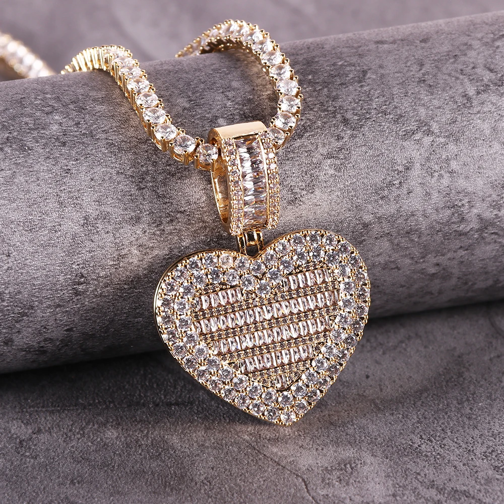 

INS Personality Custom Iced Out CZ Hip Hop Heart Photo Lockets Necklace Empty Memory Photo Frame Pendant for Men and Women Gifts