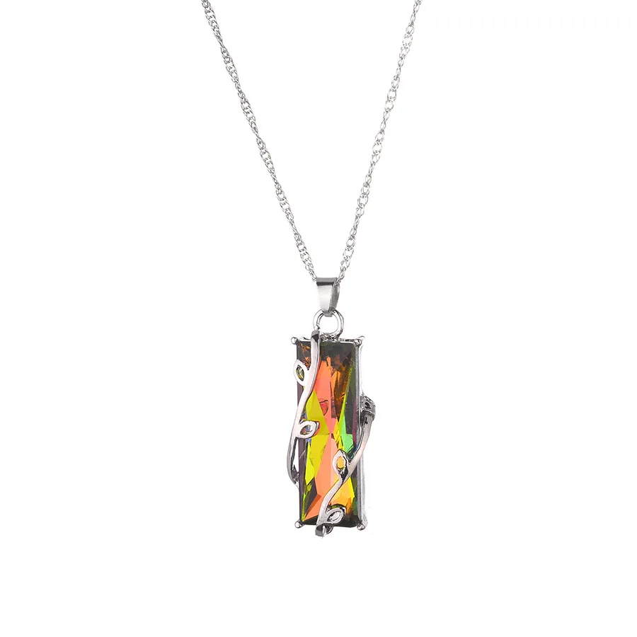 

Couple Gifts Color Sparkling Square Crystal Pendant Ladies Jewelry Necklace