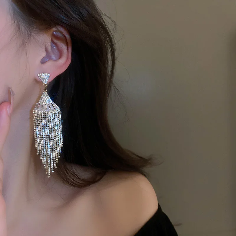 

Exaggerated Fan-shaped Zircon Diamond Tassel Earrings 925 Silver Needle Fashion Senior Long Earrings for Women Wholesale