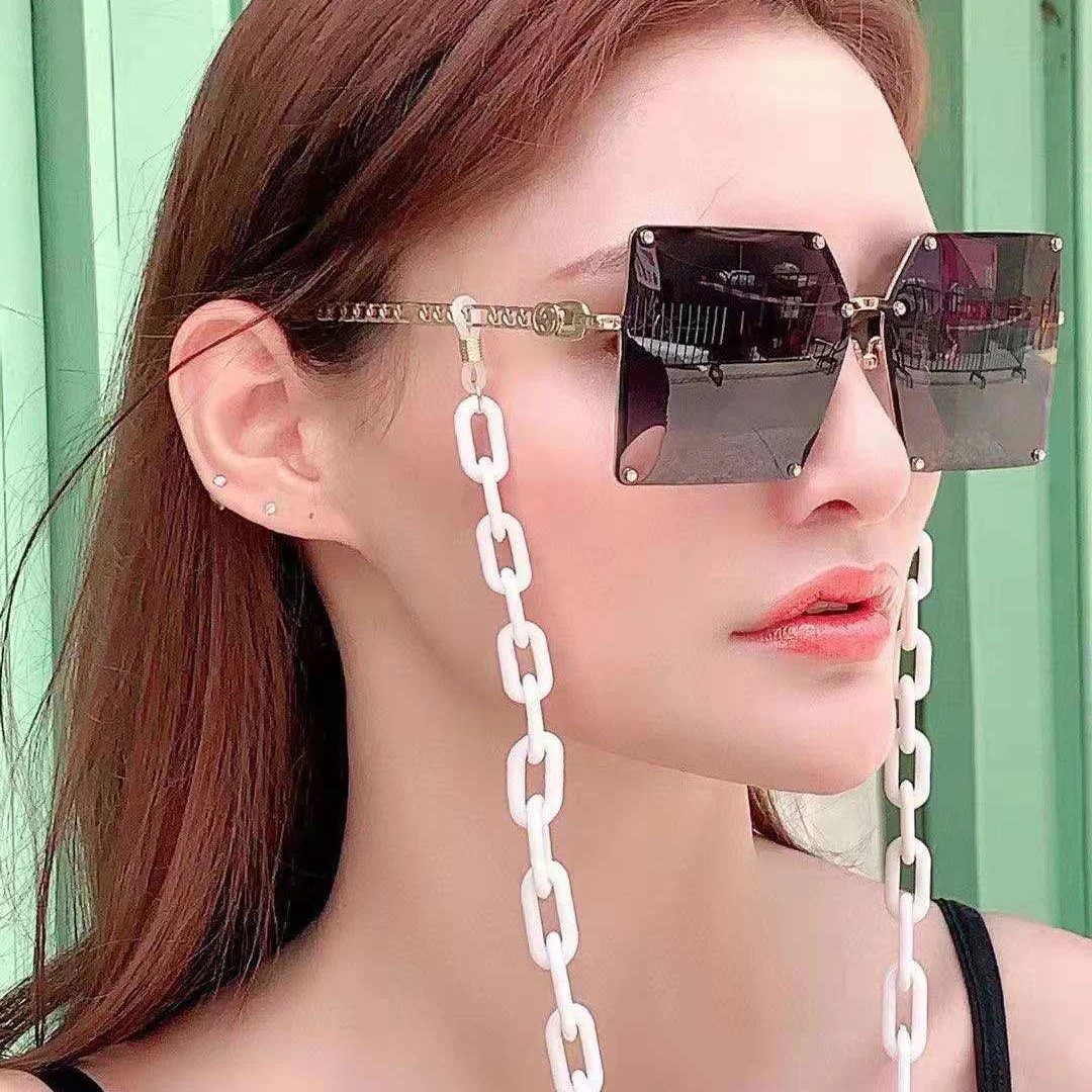 

HBK 2021 New Fashion Oversized Sunglasses For Women Vintage Female Elegant Shades Alloy Chain Frame Rivet Square Sun Glasses