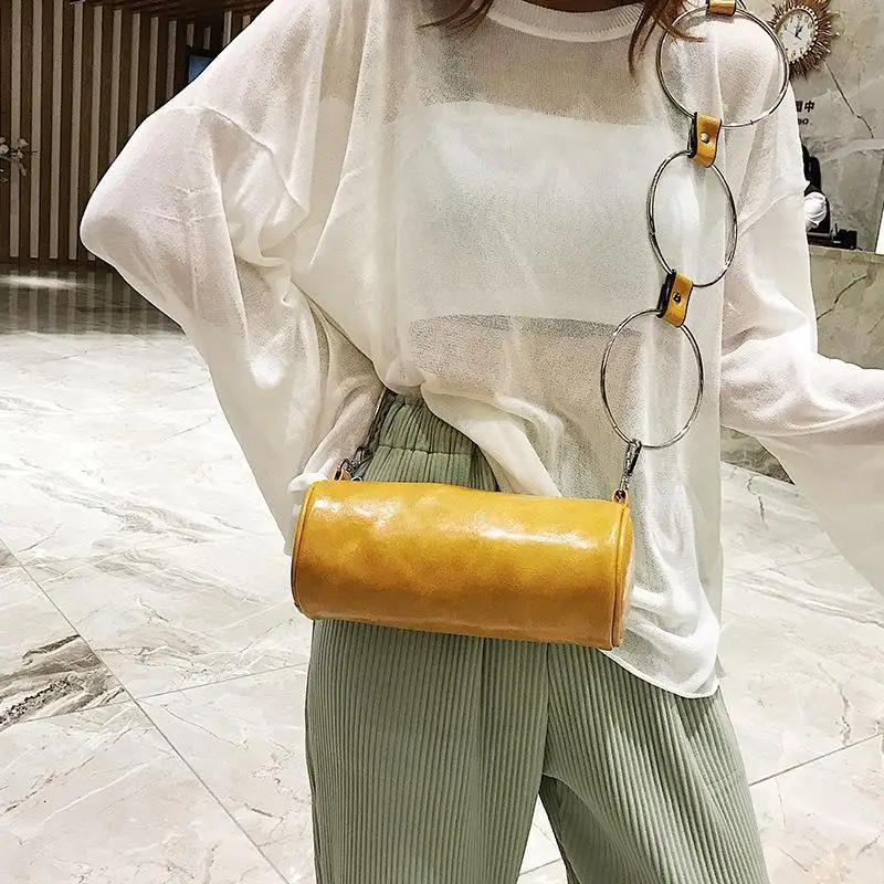 

2021 New One Shoulder Exaggerated Alloy Hoop Chain Ladies Cylinder Bag PU Leather Portable Cylinder Bag, As shown