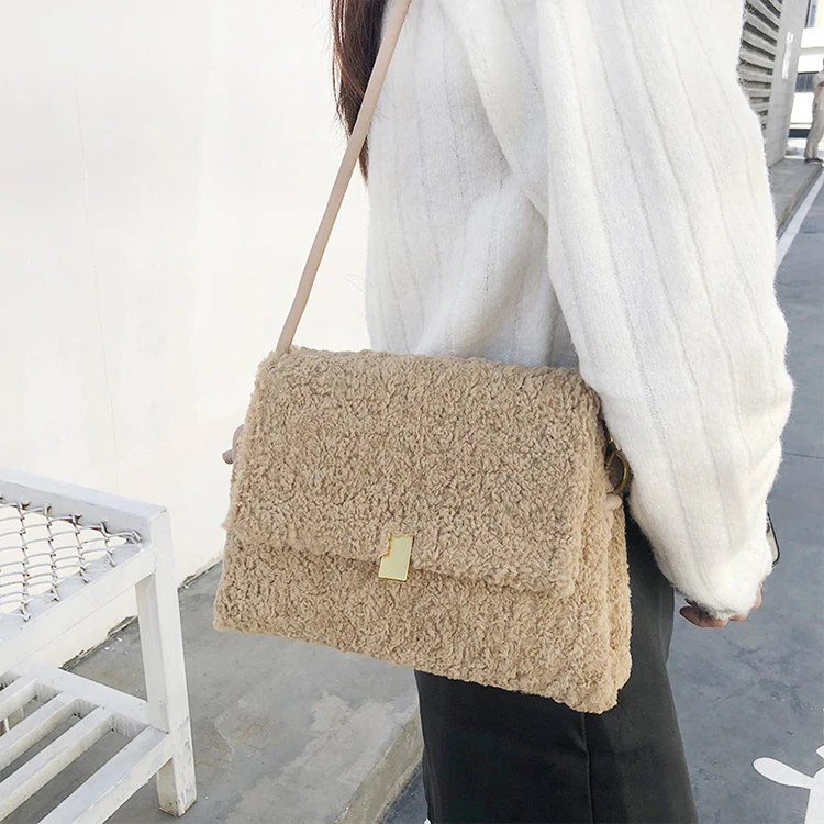 

New Arrivals Winter Fashion Luxury Fluffy Furry Ladies Plush Single Shoulder Bags 2021 Trendy Cute Fur Handbags For Women