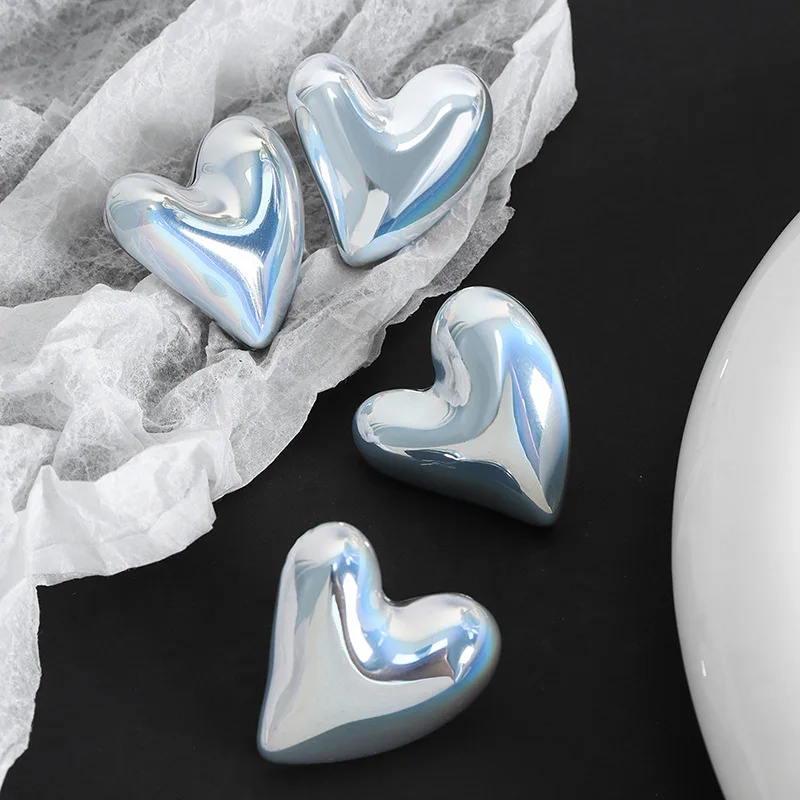 

French Retro Exaggerated Resin Heart Earring Colored 2.5CM Resin Heart-shaped Resin Earrings Women