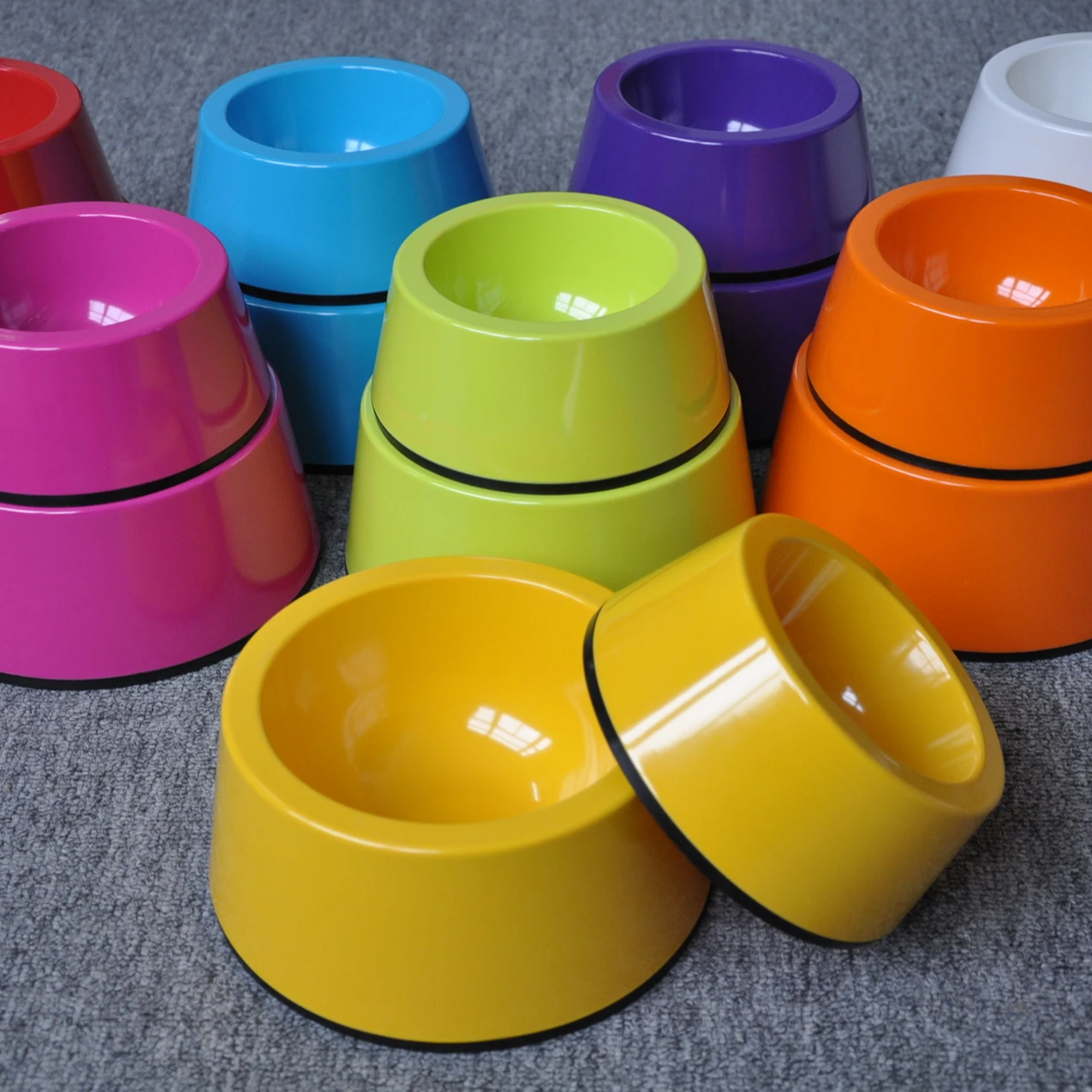

Wholesale Eco-friendly Non-toxic Anti-Overflow Rounded Pet Puppy Cat Dog Bowl Non-Slip Little Pet Food Water Feed Dish, Violet/red/blue/green/orange/yellow/plum/white