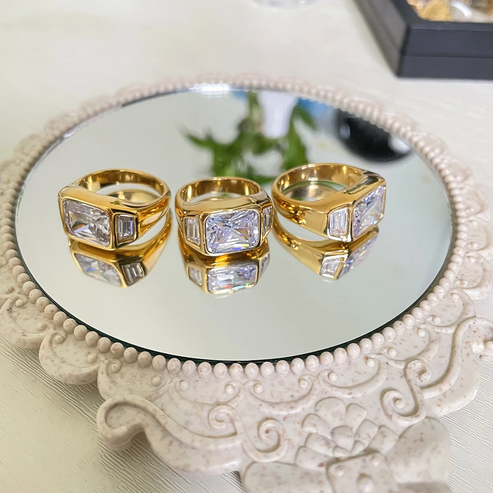 

18K Gold Plated Shiny Big Square Moissanite Ring Signet Chunky Diamond Rings for Women Men Vintage Stainless Steel Jewelry Party