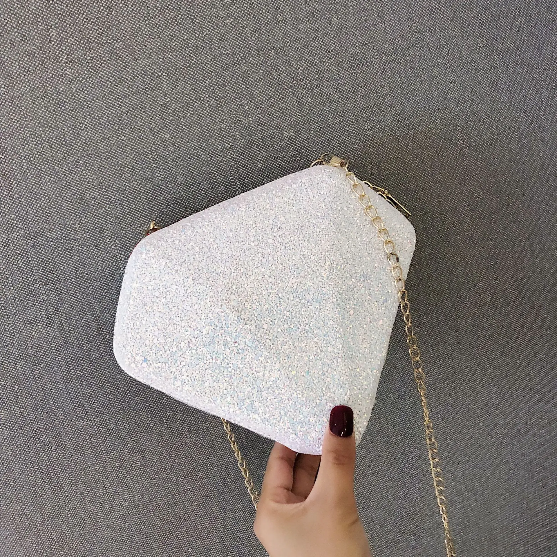 

Cute GirlsDesign Women Diamond Bling Coin Small Crossbody Chain Zipper Purses