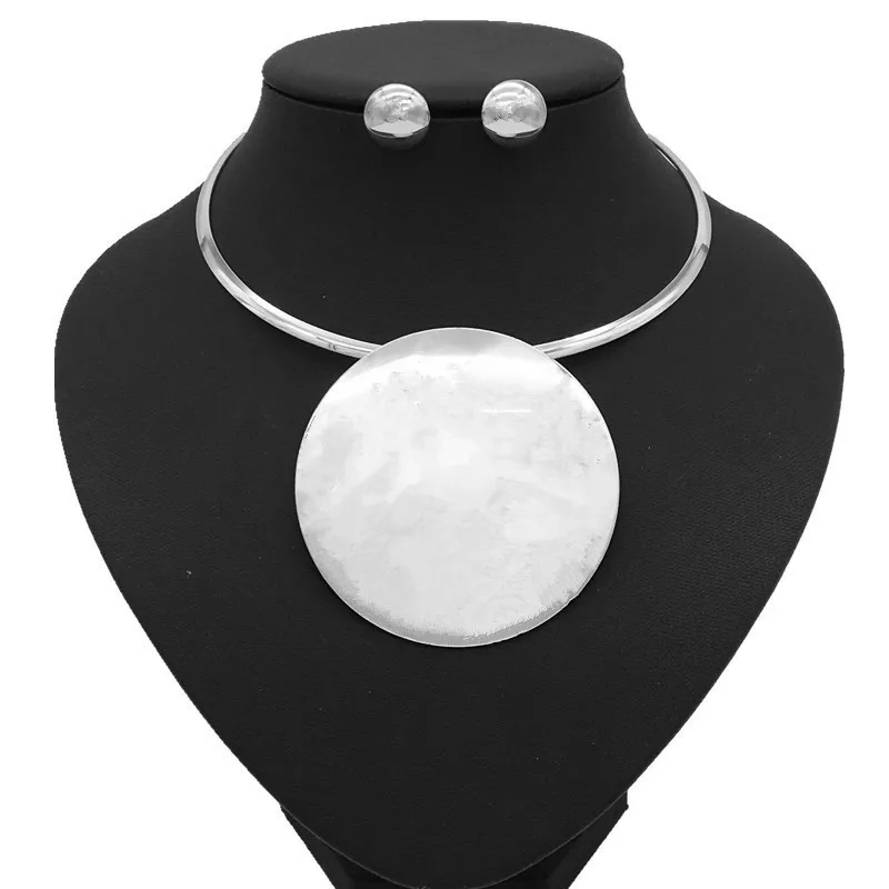 

XD177647 Fashion elegant Costume jewelry set for Women Round pendant choker necklace and earrings set, As photo