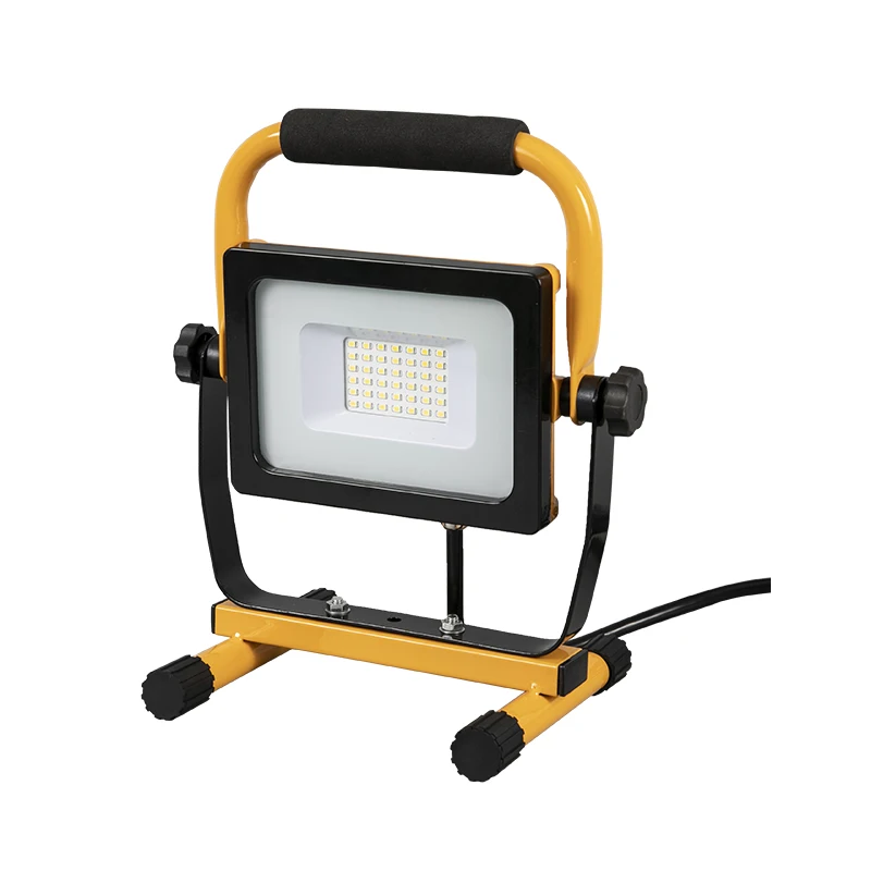 Super bright  30W 3000 lumen IP65 portable led work light  in garage