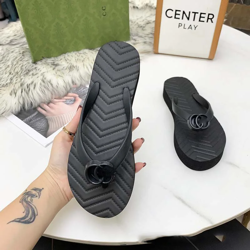 

2021 Cork Clip Toe Slippers Female Summer Fashion Sandals Couple Beach ladies flip flops Shoes Sandals