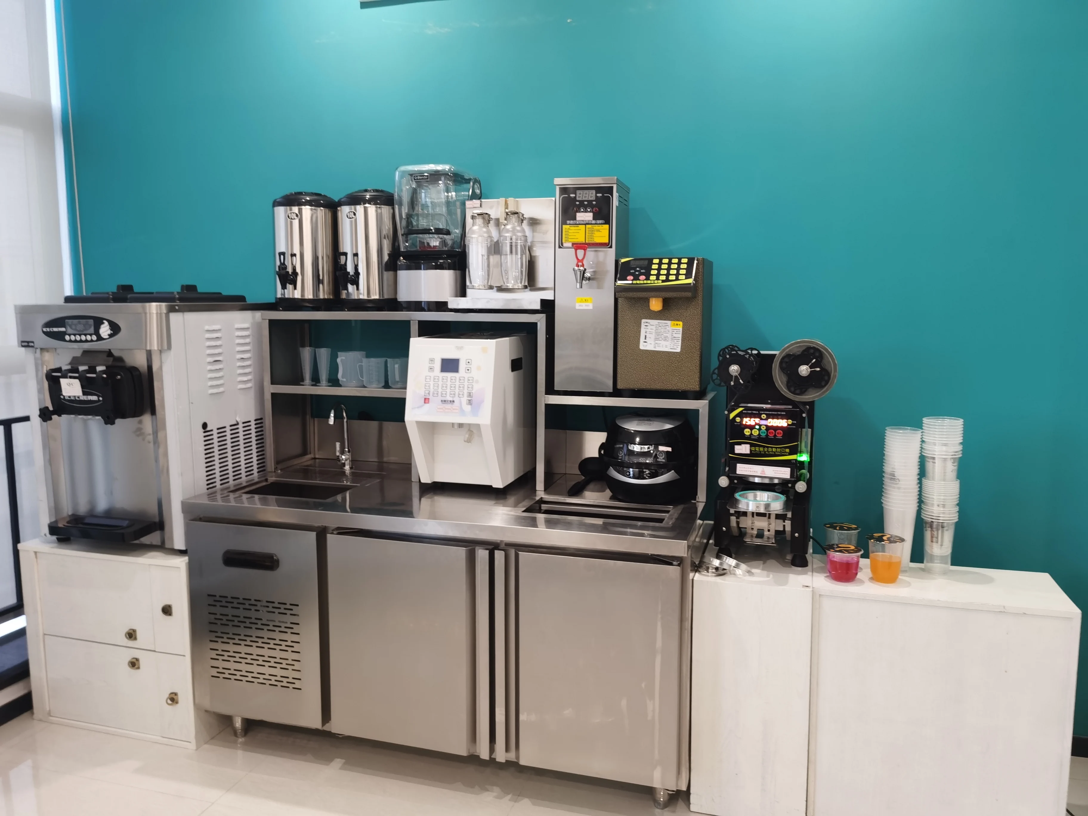 Custom Boba Tea Water Bar Counter Pub Table With Preparing