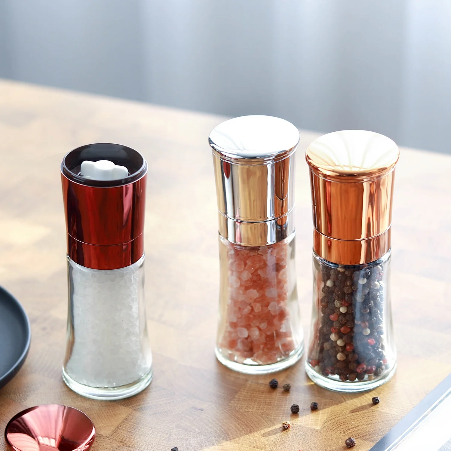 

Portable Hot Sale 70ml Glass Jar Colorful Plastic Top Ceramic Core Repeatable Premium Salt Pepper Mill