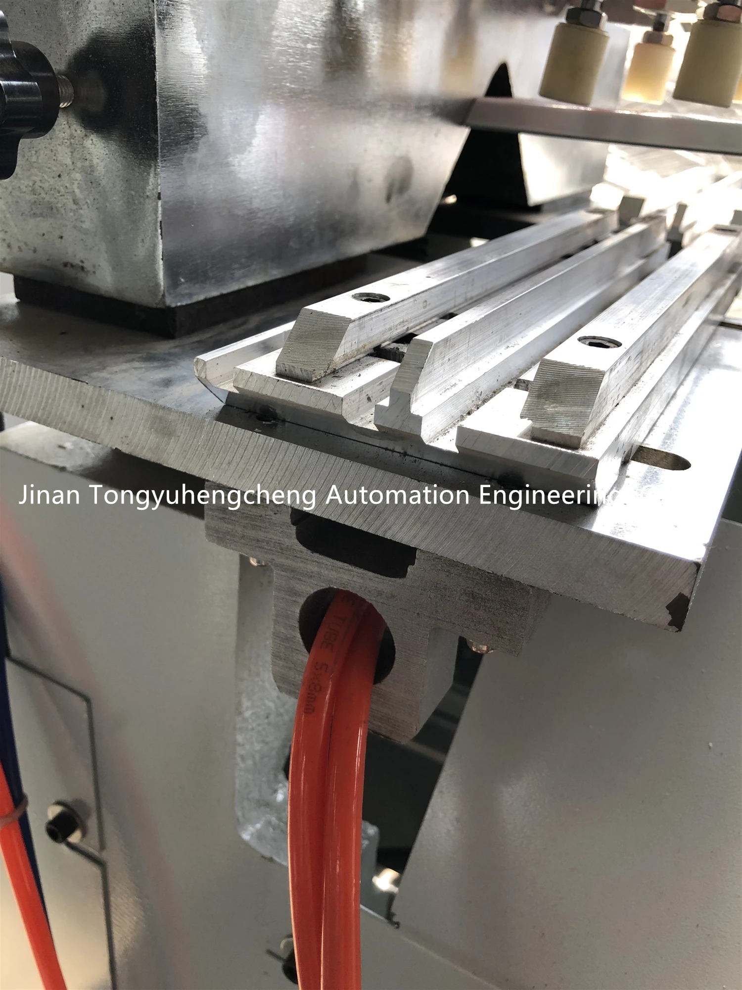 Thermal break aluminum profile rolling compound machine Chinese Style Folding Screen Windows