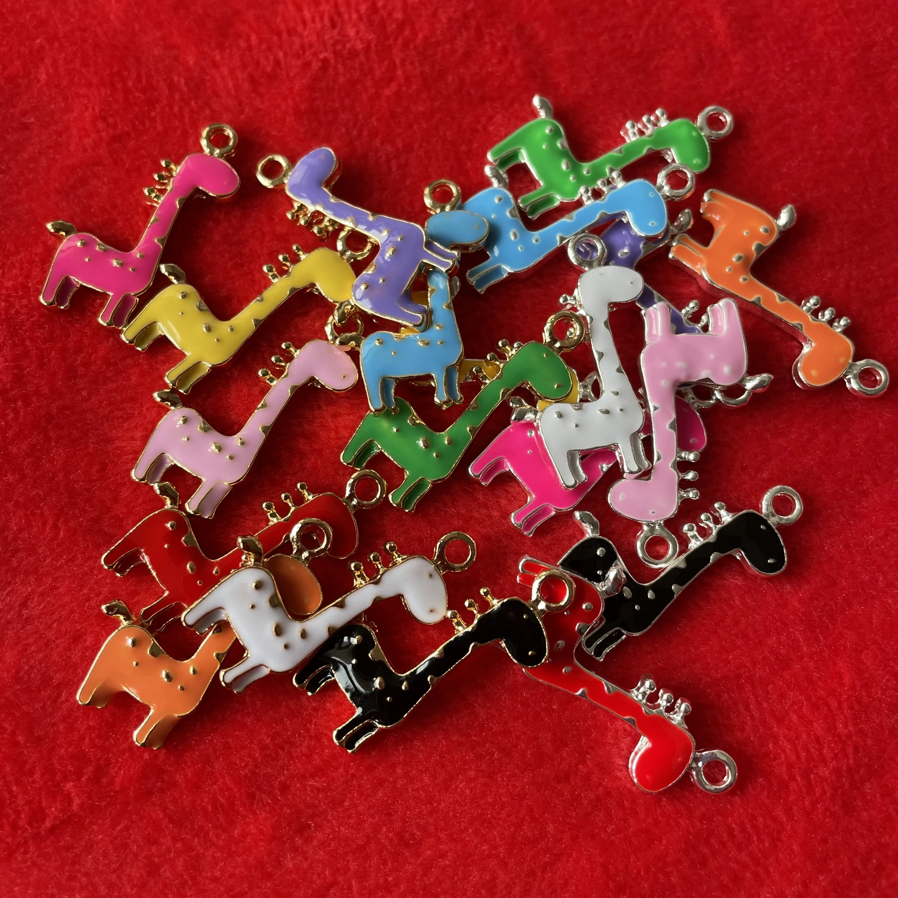 

missluv high quality giraffe animal charms DIY cute animal giraffe charms for bracelets cute color Enamel charms wholesale, As picture