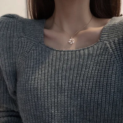 

New Arrival Titanium Steel Chain Flower Pendant Necklace Gold Plated Zirconia Flower Shaped Necklace For Summer Girls