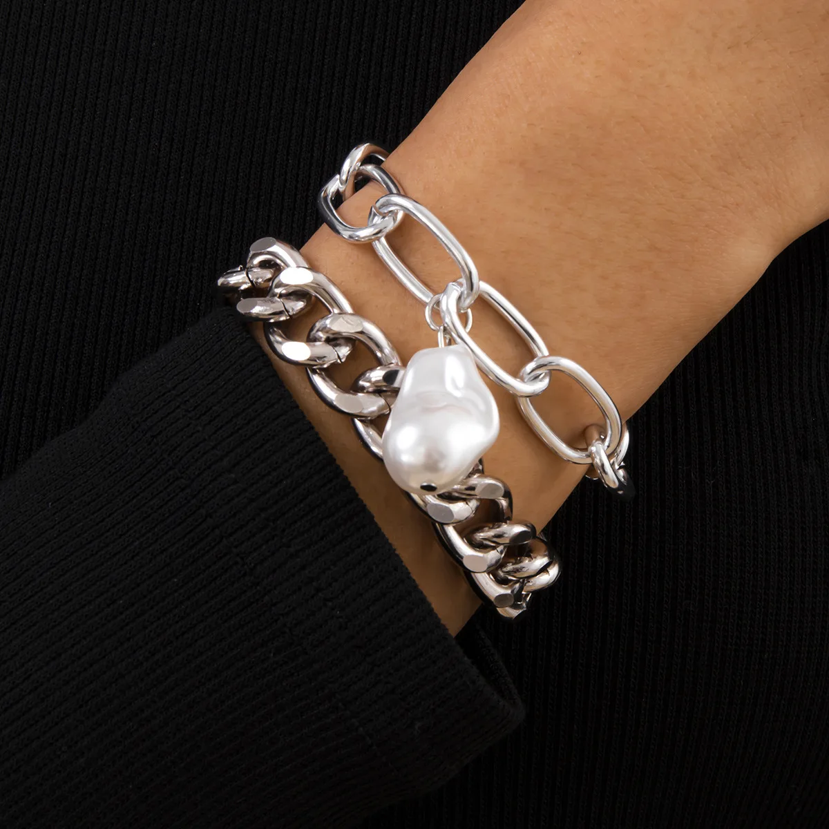 

Fashion Gold Chunky Pearl Bracelet Set For Women Wholesale