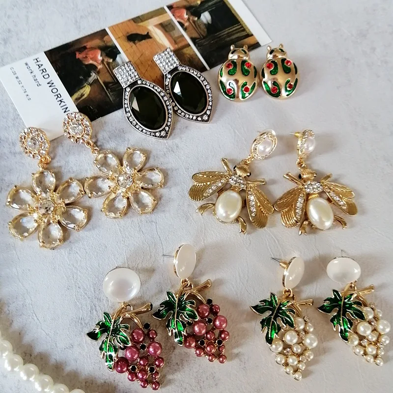 

Luxury Vintage Palace Gold Plated Real Gold Plated Silver Needle Earrings Diamond Insect Bee Chandelier Earrings, Like picture
