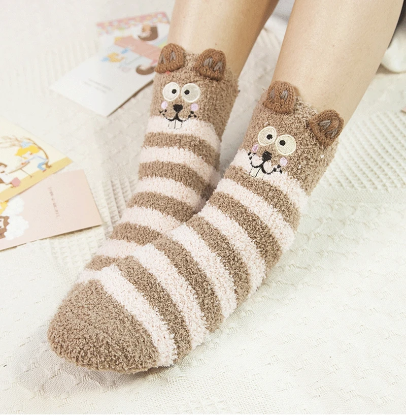 
Winter Adults Kids Santa Coral Fleece Slipper Warm Fluffy Socks Hardcover Christmas Gift Set Box parent-child socks 
