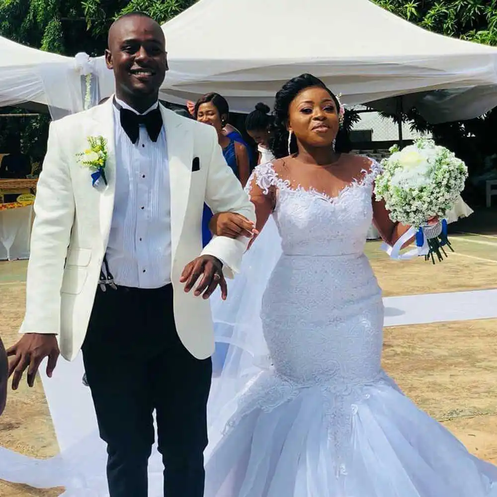 

2021 plus big size customized white cheap Lace zipper button back mermaid african long sleeve wedding gowns MW8