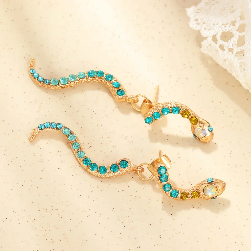 

fashion trendy 2021 green crystal clay snake earring