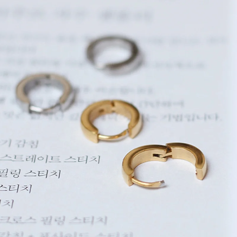 

High Polished Quality Wholesale Custom 18K Gold Plated Stainless Steel Simple Mini Small Flat Hoop Huggie Earrings