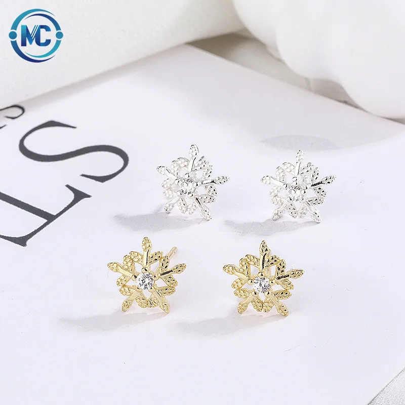 

S925 Sterling Silver Ornament Women's Korean-Style Snowflake Micro Inlaid Zircon Simple Sweet Fresh Small Ear Studs