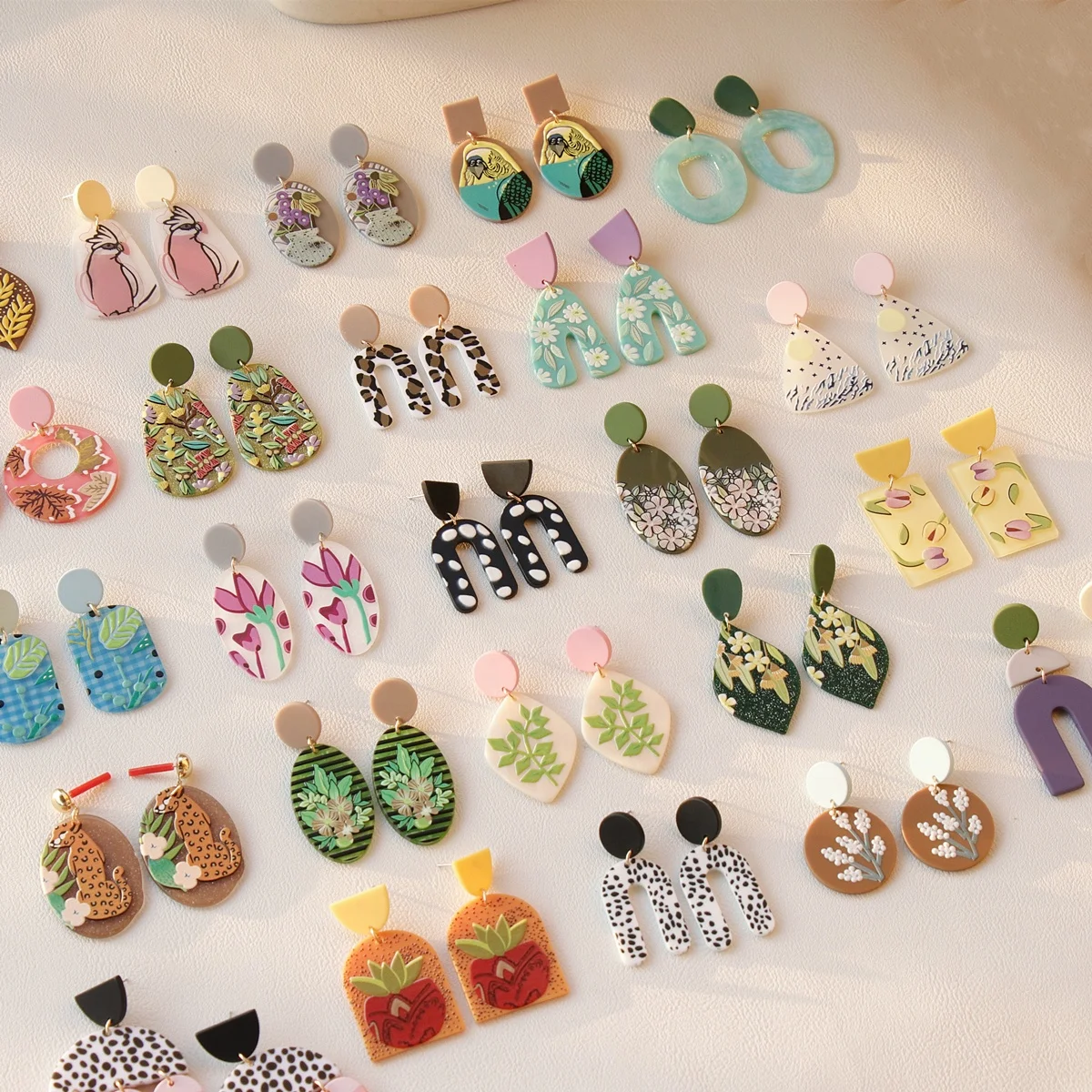 

JUHU Hot sale colorful Jewelry Acrylic Earring Stud Clay Texture Cute variform Resin Romantic For Girl Trendy Earring