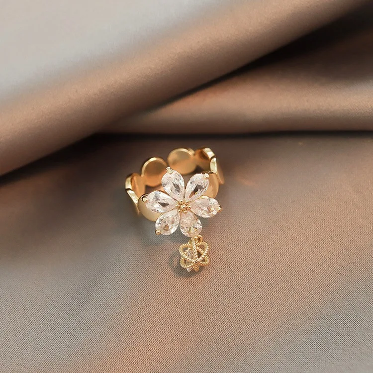 

2021 Hot Fashion Jewelry Exquisite Cubic Zircon 14K Real Gold Flower Ring Hollow Opening Crystal Flower Ring